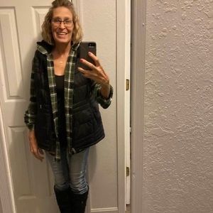 Meet your Posher, Elaine